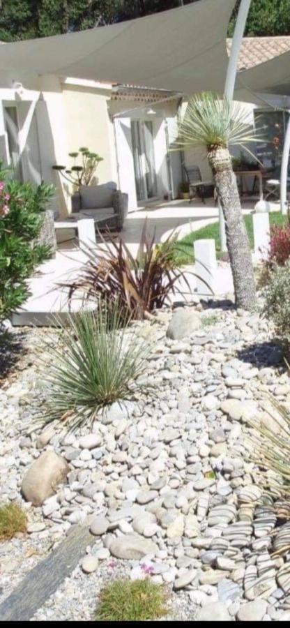 … Et La Fourmi Villa Saumane-de-Vaucluse Dış mekan fotoğraf