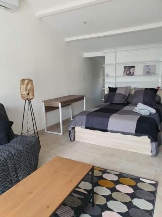… Et La Fourmi Villa Saumane-de-Vaucluse Dış mekan fotoğraf